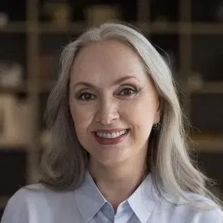 Mia K.